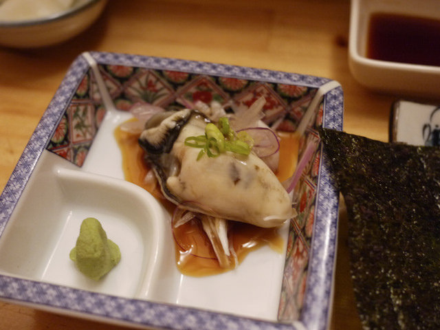 [食記]生鮮開賣-超威日本干貝海膽漢堡-串鳥.炭火直燒-聚餐喝酒的好選擇。