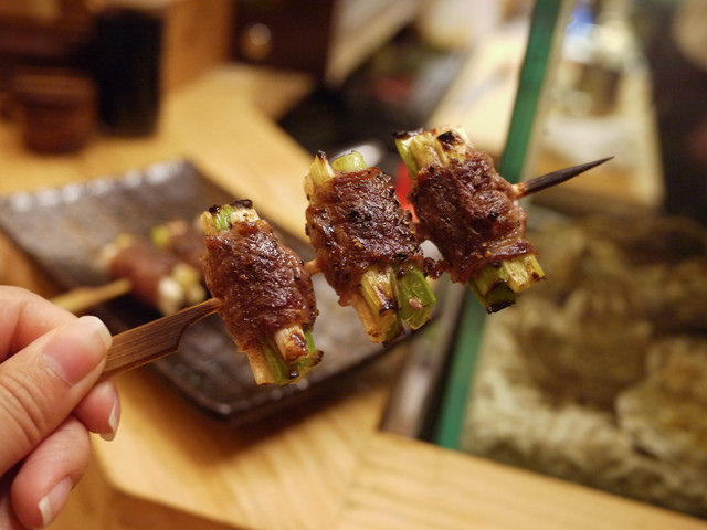 [食記]生鮮開賣-超威日本干貝海膽漢堡-串鳥.炭火直燒-聚餐喝酒的好選擇。