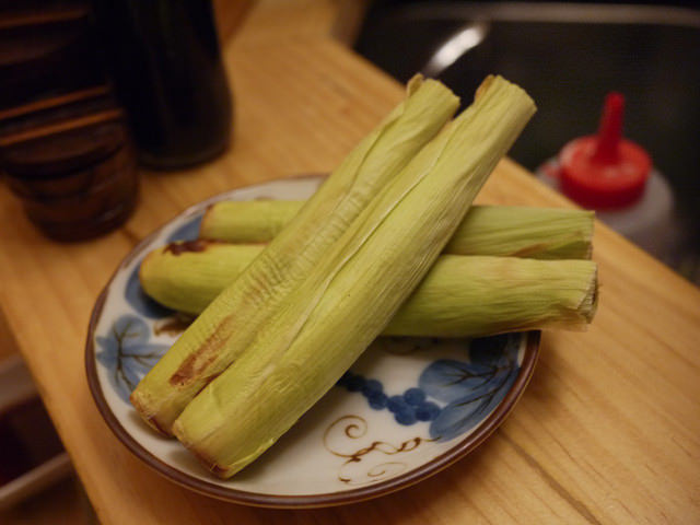 [食記]生鮮開賣-超威日本干貝海膽漢堡-串鳥.炭火直燒-聚餐喝酒的好選擇。