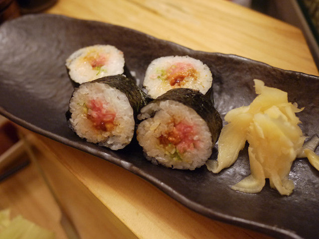 [食記]生鮮開賣-超威日本干貝海膽漢堡-串鳥.炭火直燒-聚餐喝酒的好選擇。