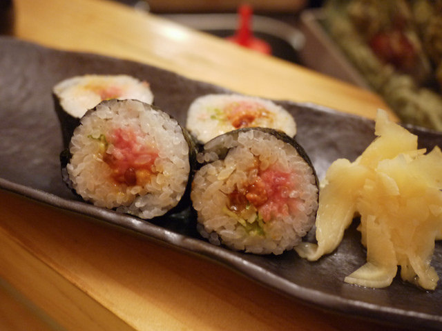 [食記]生鮮開賣-超威日本干貝海膽漢堡-串鳥.炭火直燒-聚餐喝酒的好選擇。