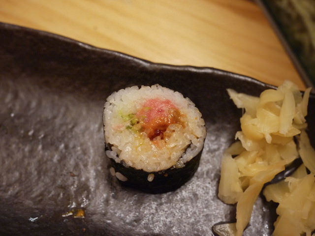 [食記]生鮮開賣-超威日本干貝海膽漢堡-串鳥.炭火直燒-聚餐喝酒的好選擇。