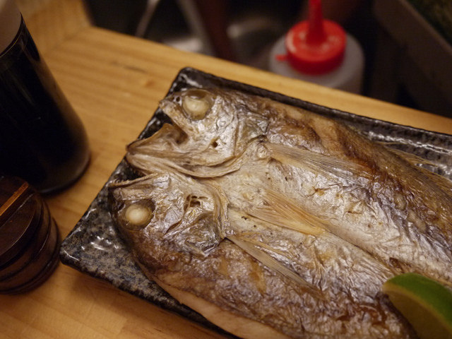 [食記]生鮮開賣-超威日本干貝海膽漢堡-串鳥.炭火直燒-聚餐喝酒的好選擇。