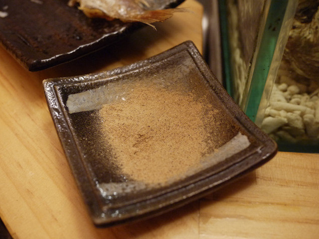 [食記]生鮮開賣-超威日本干貝海膽漢堡-串鳥.炭火直燒-聚餐喝酒的好選擇。