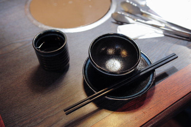 [食記]太犯規了～嗶嗶，超正油花的炭火燒肉-三重正義北路-肉王炭火燒肉和牛居酒屋。