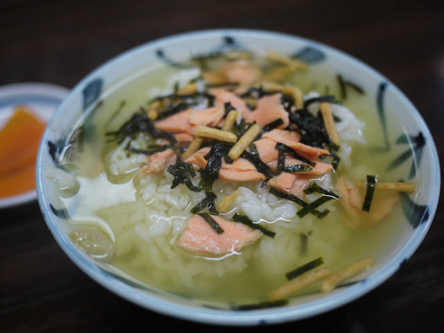 <旅遊>丁小雨十八天日本自由行＊登別溫馨居酒屋～美味的串燒料理