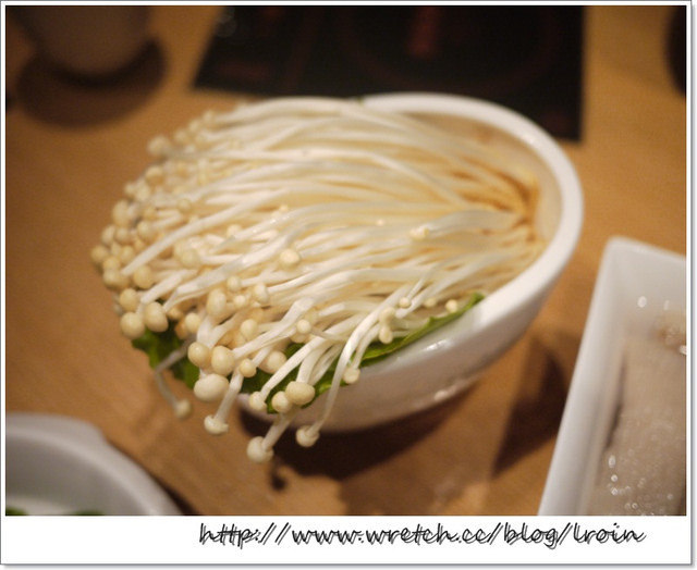 <美食>成都轉機那晚的美食~重慶小天鵝火鍋+夜遊寬窄巷