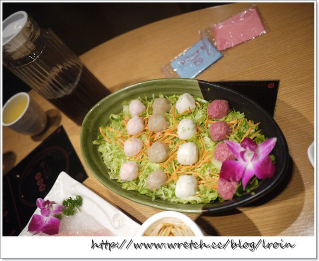 <美食>成都轉機那晚的美食~重慶小天鵝火鍋+夜遊寬窄巷
