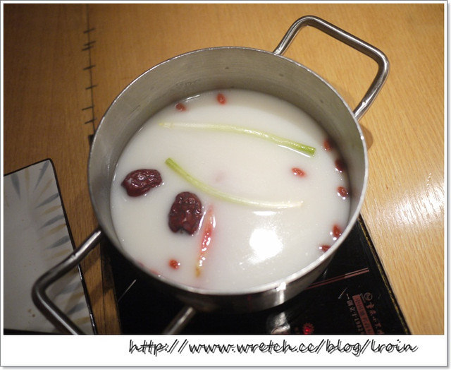 <美食>成都轉機那晚的美食~重慶小天鵝火鍋+夜遊寬窄巷