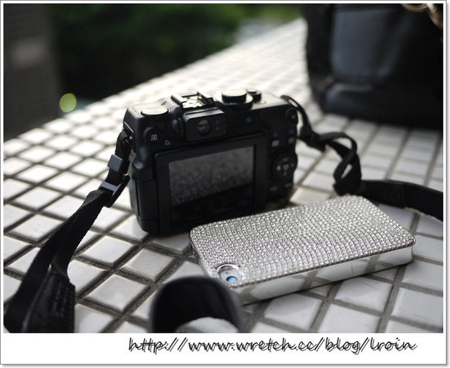 <3C>手機也要穿新衣~白I PHONE 4 V.S HTC 迪賽兒 HD