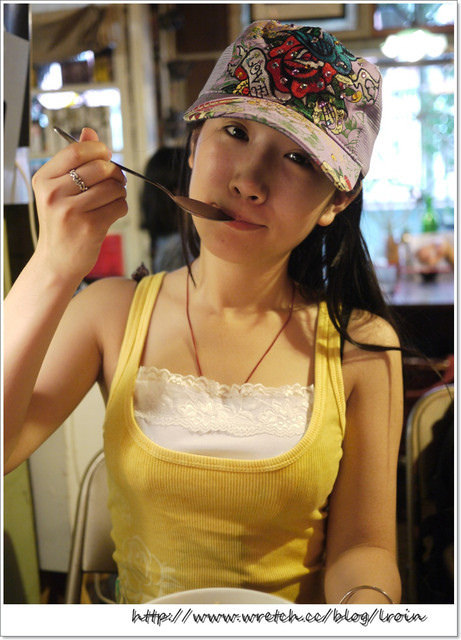 <穿搭>行動一抹胸罩~讓你不會變成QOO臉紅紅