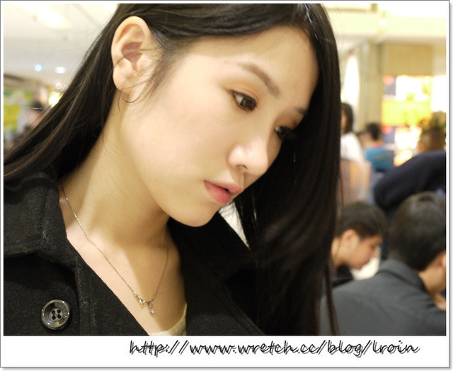 <穿搭>小氣拜金女~蝴蝶結兔毛綁巾打造出三種變化法